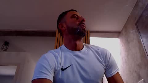 Snapshot of tinoclandestino chatting on 1, 2, 2025 tinoclandestino online show from 1, 2, 2025