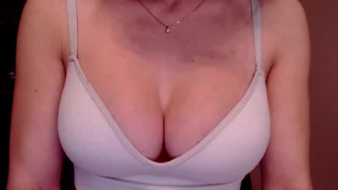 Snapshot of tiny_bb chatting on 19, 12, 2024 Lily online show from 19, 12, 2024
