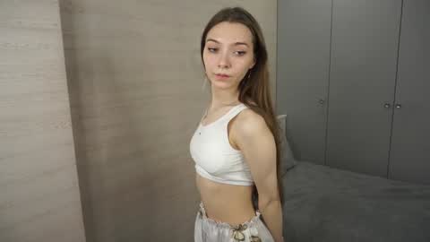 Snapshot of tiny_bunny__ chatting on 8, 2, 2025 Sofia online show from 8, 2, 2025