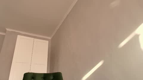 Snapshot of tiny_cute chatting on 11, 5, 2026 Lia online show from 11, 5, 2026