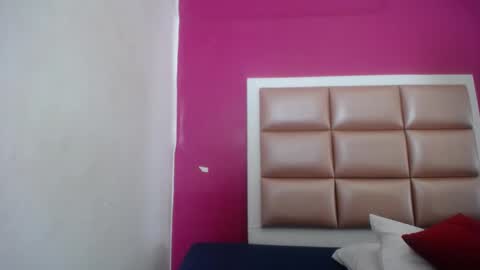 Snapshot of tiny_sarah1 chatting on 8, 11, 2025 tiny_sarah1 online show from 8, 11, 2025