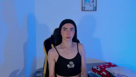 Snapshot of tiny_thomm chatting on 25, 6, 2026 Thomm Independent Model online show from 25, 6, 2026