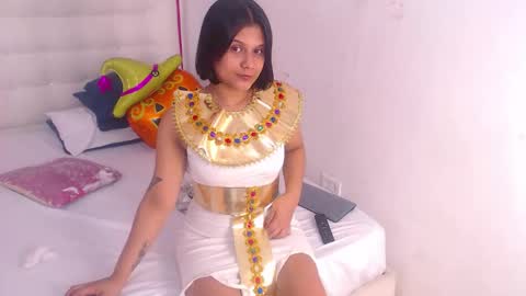 tiny_whore18 online show from 28, 10, 2025