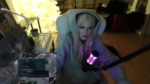 stage Kylie Sinner  brand CLITBAIT online show from 22, 1, 2025