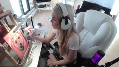 stage Kylie Sinner  brand CLITBAIT online show from 5, 2, 2025