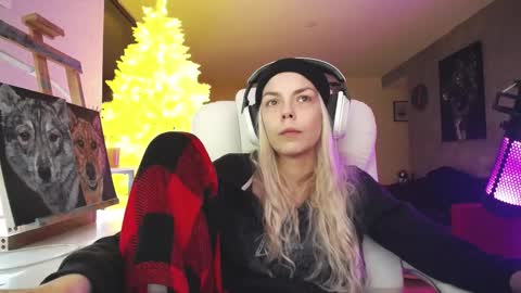 stage Kylie Sinner  brand CLITBAIT online show from 20, 11, 2025