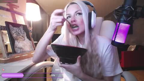 stage Kylie Sinner  brand CLITBAIT online show from 16, 3, 2026