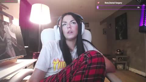 Snapshot of tinykylie chatting on 23, 6, 2026 stage Kylie Sinner brand CLITBAIT online show from 23, 6, 2026