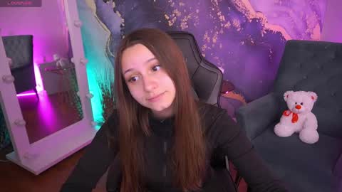 tinynataliee online show from 21, 4, 2026