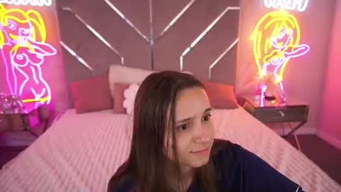 Snapshot of tinynataliee chatting on 25, 7, 2026 tinynataliee online show from 25, 7, 2026
