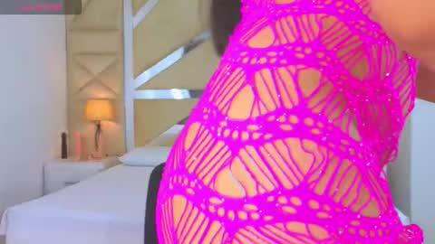 Snapshot of tiphani_walker_ chatting on 2, 11, 2025 Tiphani Walker online show from 2, 11, 2025