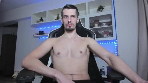 Snapshot of toddclaytonn chatting on 18, 12, 2025 Todd online show from 18, 12, 2025