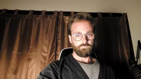 Snapshot of toffbuck chatting on 28, 1, 2025 ToffBuck online show from 28, 1, 2025