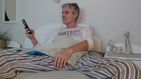 Daniel Bisexual uncut 20cm online show from 24, 12, 2024