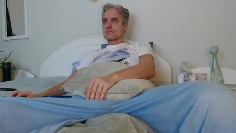 Daniel Bisexual uncut 20cm online show from 5, 1, 2025