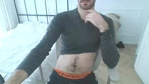 Snapshot of toja112 chatting on 17, 12, 2024 Martin online show from 17, 12, 2024