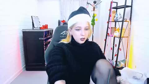 Tolli Moll online show from 28, 12, 2024