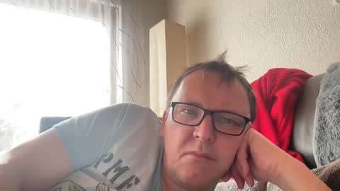 Tom online show from 8, 3, 2025