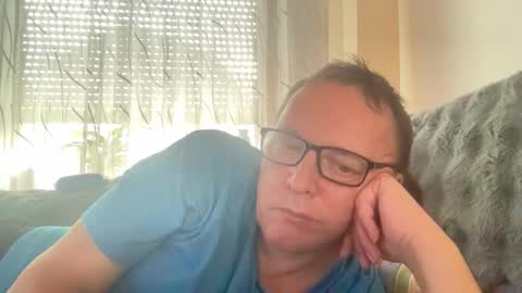 Tom online show from 21, 10, 2025