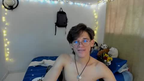 Snapshot of tom_blue10 chatting on 31, 10, 2025 Tom Blue online show from 31, 10, 2025