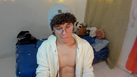 Snapshot of tom_blue10 chatting on 6, 2, 2026 Tom Blue online show from 6, 2, 2026