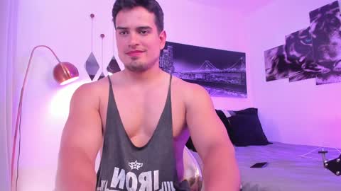 Snapshot of tom_mckleein chatting on 4, 12, 2024 TOM MCKLEEIN instagram online show from 4, 12, 2024