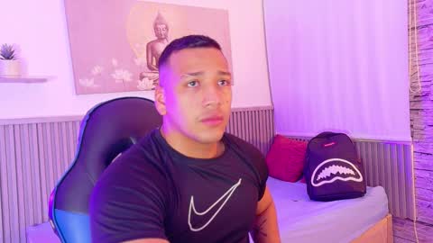 Tom muscle1 online show from 19, 10, 2025