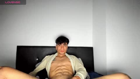 Snapshot of tom_walton chatting on 5, 2, 2025 tom online show from 5, 2, 2025