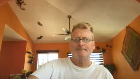 Hola online show from 15, 4, 2026