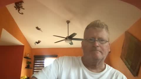 Snapshot of tomascausa chatting on 28, 4, 2026 Hola online show from 28, 4, 2026