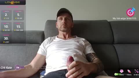 Snapshot of tomhardic chatting on 4, 2, 2026 TOM online show from 4, 2, 2026