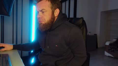  tommy burnzzz  online show from 5, 3, 2025