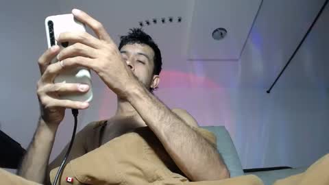   Thomas    online show from 19, 2, 2025