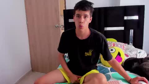 Snapshot of tommy_carlos chatting on 8, 9, 2025 online show from 8, 9, 2025