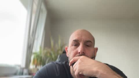 Snapshot of tommyx01 chatting on 12, 5, 2026 Thomas Fit online show from 12, 5, 2026