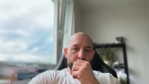Snapshot of tommyx01 chatting on 14, 5, 2026 Thomas Fit online show from 14, 5, 2026