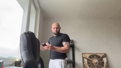 Snapshot of tommyx01 chatting on 15, 5, 2026 Thomas Fit online show from 15, 5, 2026