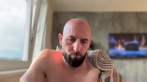 Snapshot of tommyx01 chatting on 24, 5, 2026 Thomas Fit online show from 24, 5, 2026