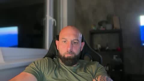 Snapshot of tommyx01 chatting on 25, 5, 2026 Thomas Fit online show from 25, 5, 2026