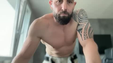 Snapshot of tommyx01 chatting on 28, 5, 2026 Thomas Fit online show from 28, 5, 2026