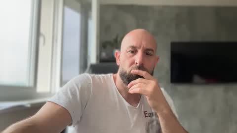 Snapshot of tommyx01 chatting on 3, 6, 2026 Thomas Fit online show from 3, 6, 2026