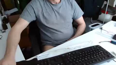 Tom online show from 2, 3, 2026