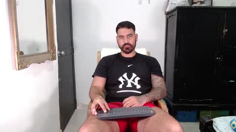 Snapshot of tomy_johnson2 chatting on 27, 1, 2025 Tomas jhonson online show from 27, 1, 2025