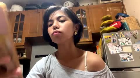 Snapshot of toniebirley chatting on 25, 5, 2026 Mila online show from 25, 5, 2026