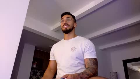 tony muscle1 online show from 31, 1, 2026