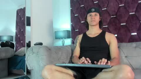 Snapshot of tonybenedetti chatting on 4, 5, 2026 Tony Benedetti online show from 4, 5, 2026