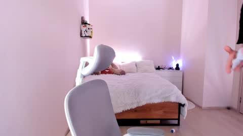 toohornyserj online show from 24, 2, 2025