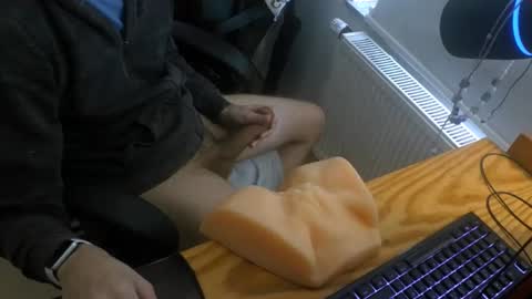 toohugeandstonedxoxo online show from 6, 4, 2026