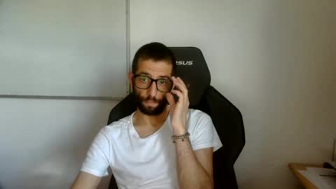 Snapshot of topg84 chatting on 19, 6, 2026 Topg84 online show from 19, 6, 2026