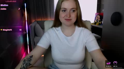 Snapshot of tori_blond chatting on 10, 5, 2026 tori_blond online show from 10, 5, 2026
